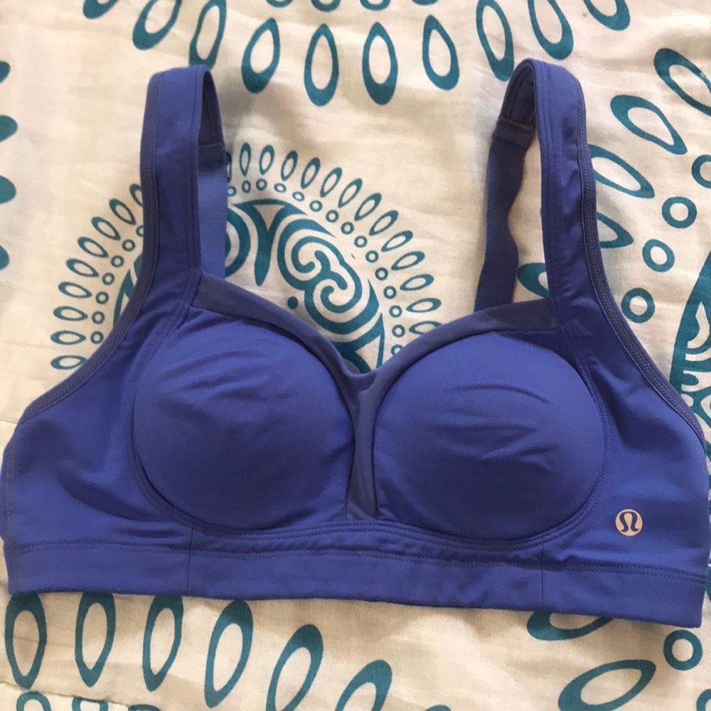 Lululemon sports bra